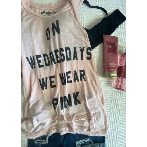 MEAN GIRLS wednesdays we wear PINK workout tshirt muscle tank top cutoff L NWOT - Picture 1 of 7